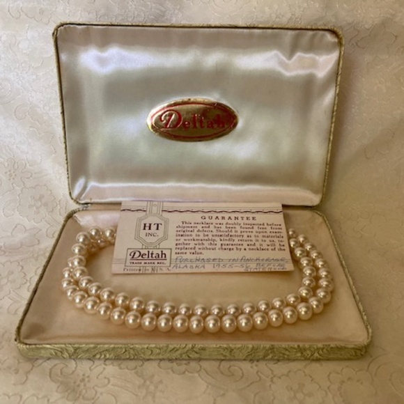 1950's Delta Simulated Pearls With Original Box - Picture 12 of 13